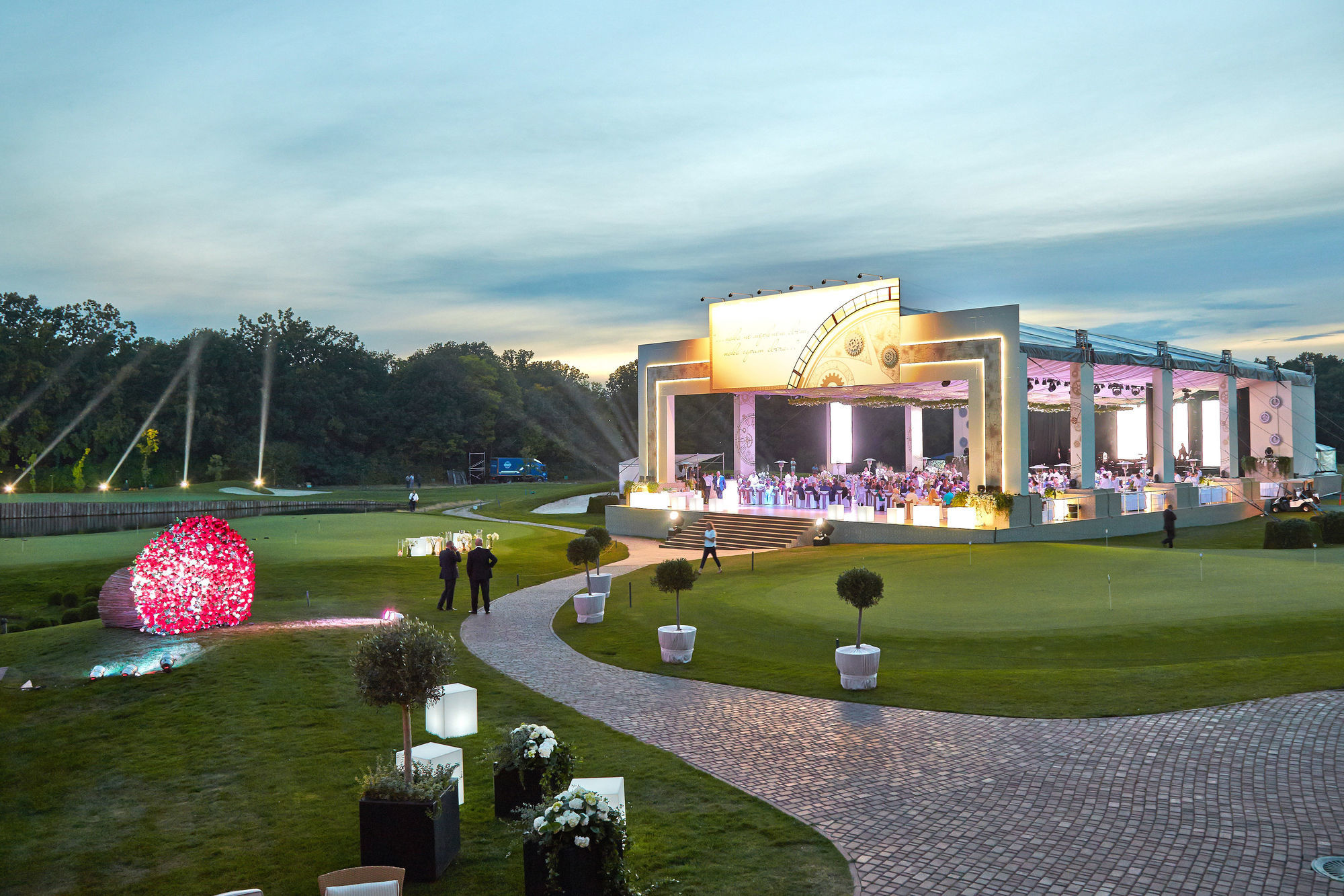 Superior Golf And Spa Resort Kharkiv Exterior photo