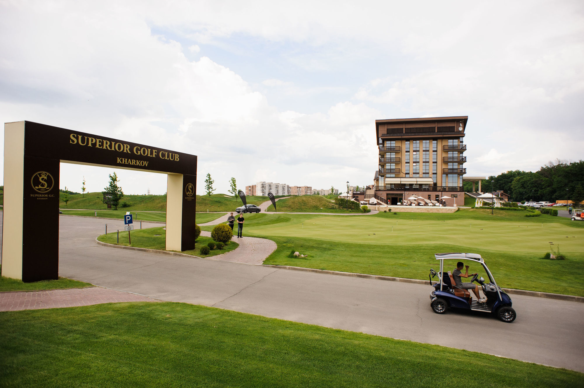 Superior Golf And Spa Resort Kharkiv Exterior photo
