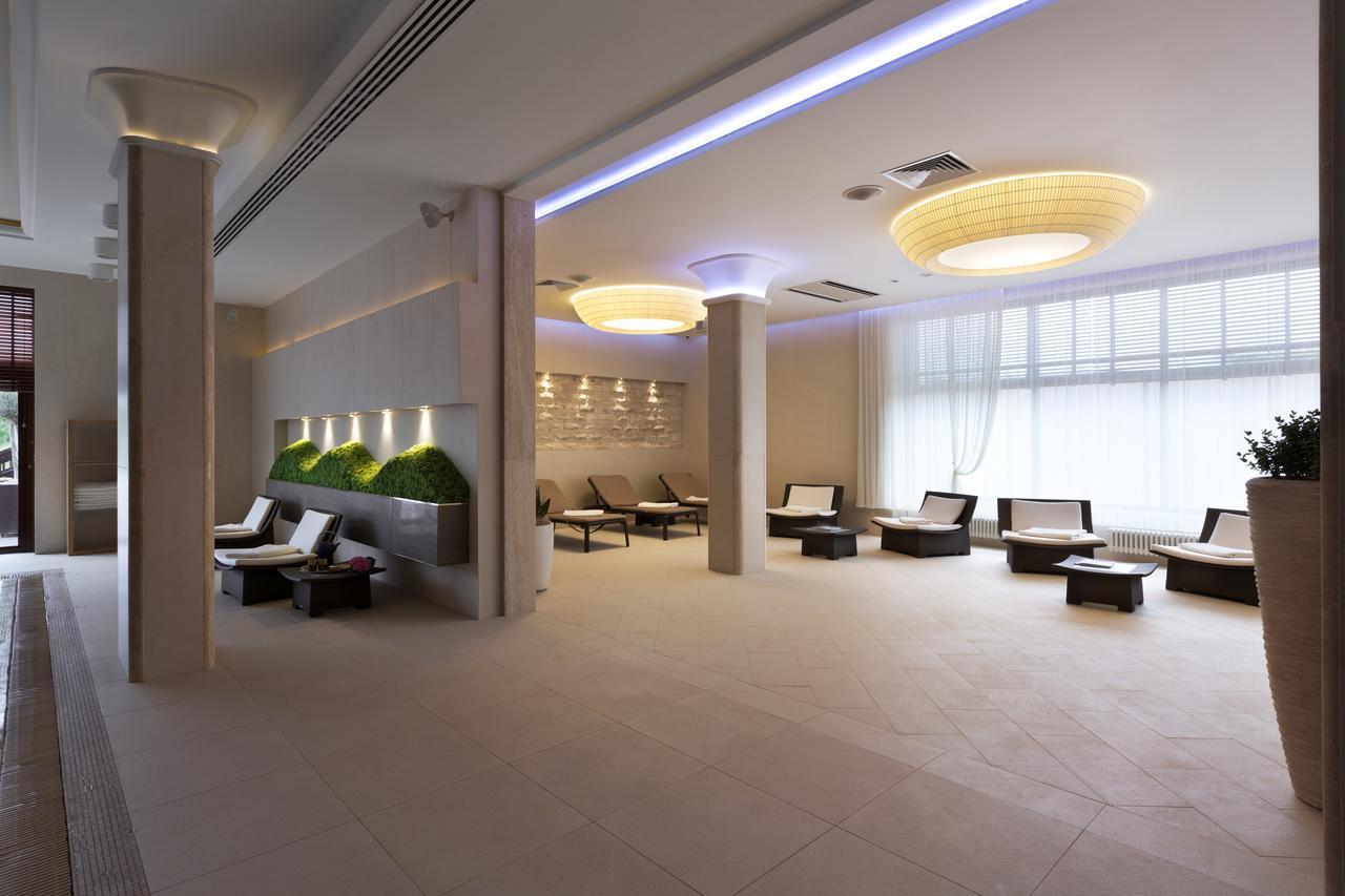 Superior Golf And Spa Resort Kharkiv Exterior photo