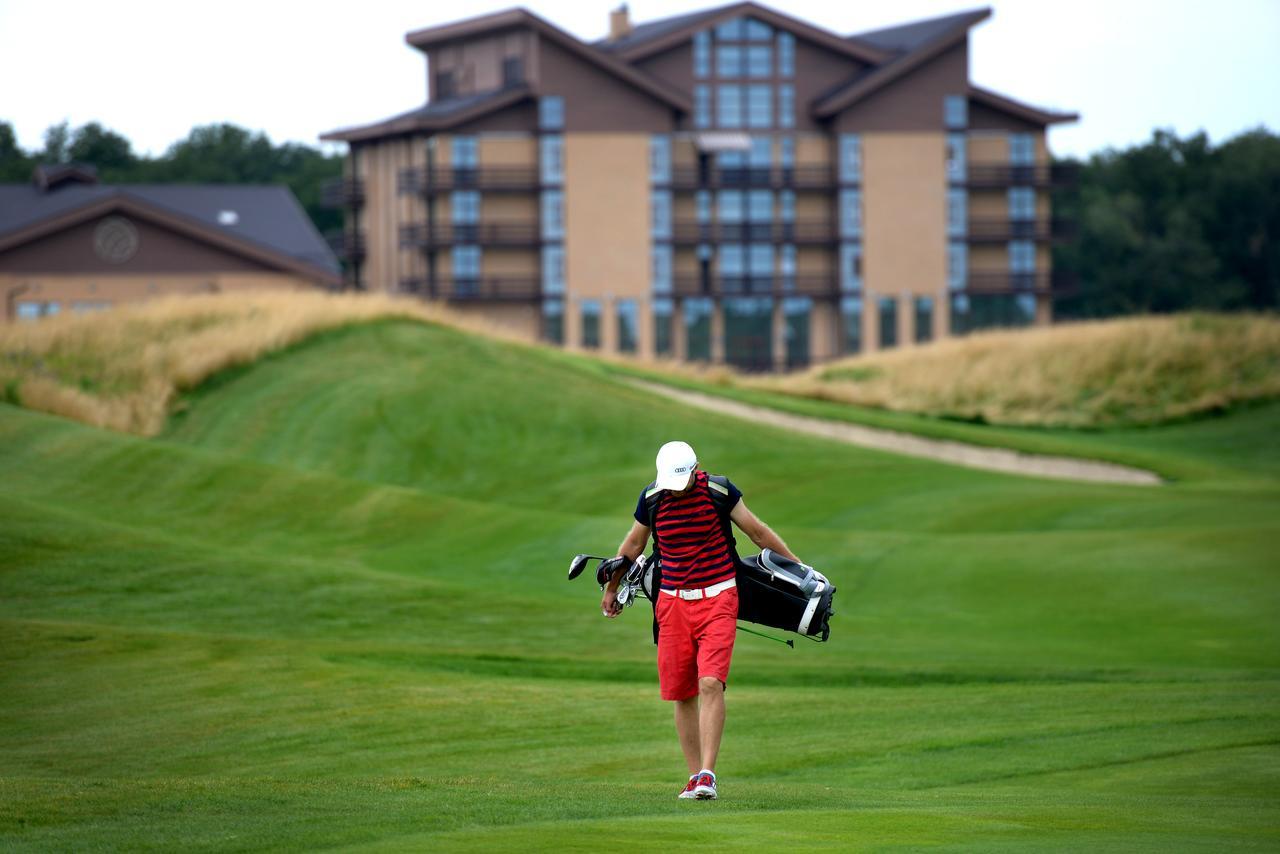 Superior Golf And Spa Resort Kharkiv Exterior photo