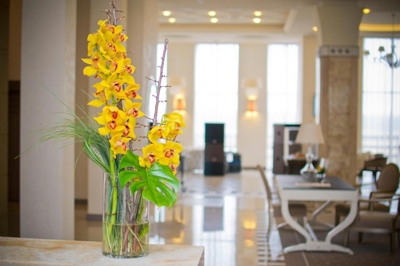 Superior Golf And Spa Resort Kharkiv Exterior photo